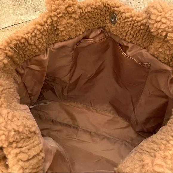 PINK Victoria's Secret Teddy Bear Sherpa Tote - Picture 6 of 11